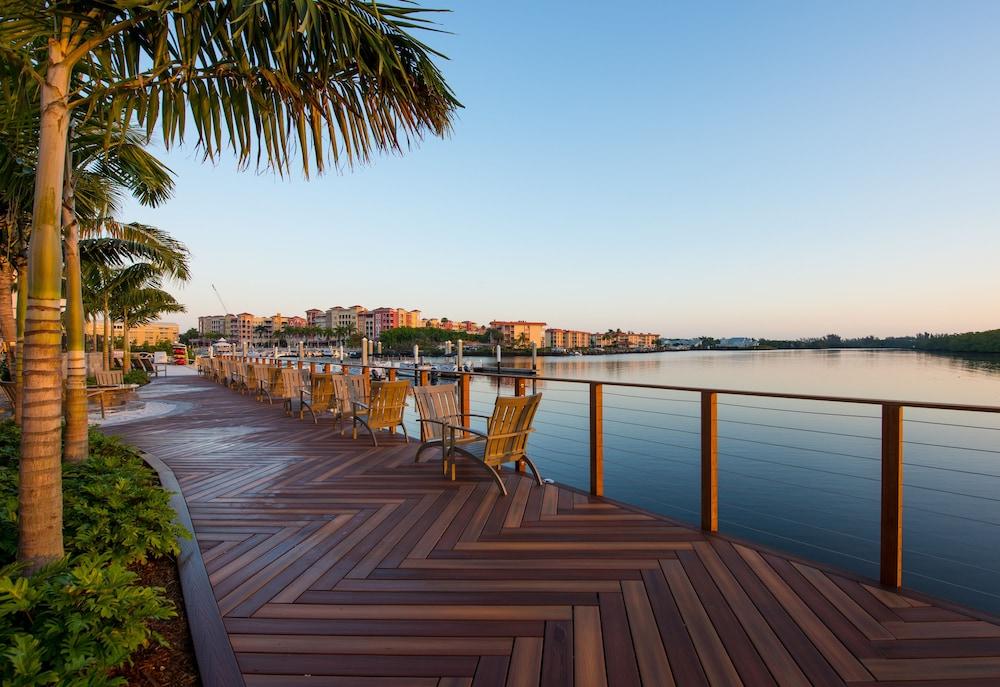 Отель Hyatt House Naples 5Th Avenue Экстерьер фото