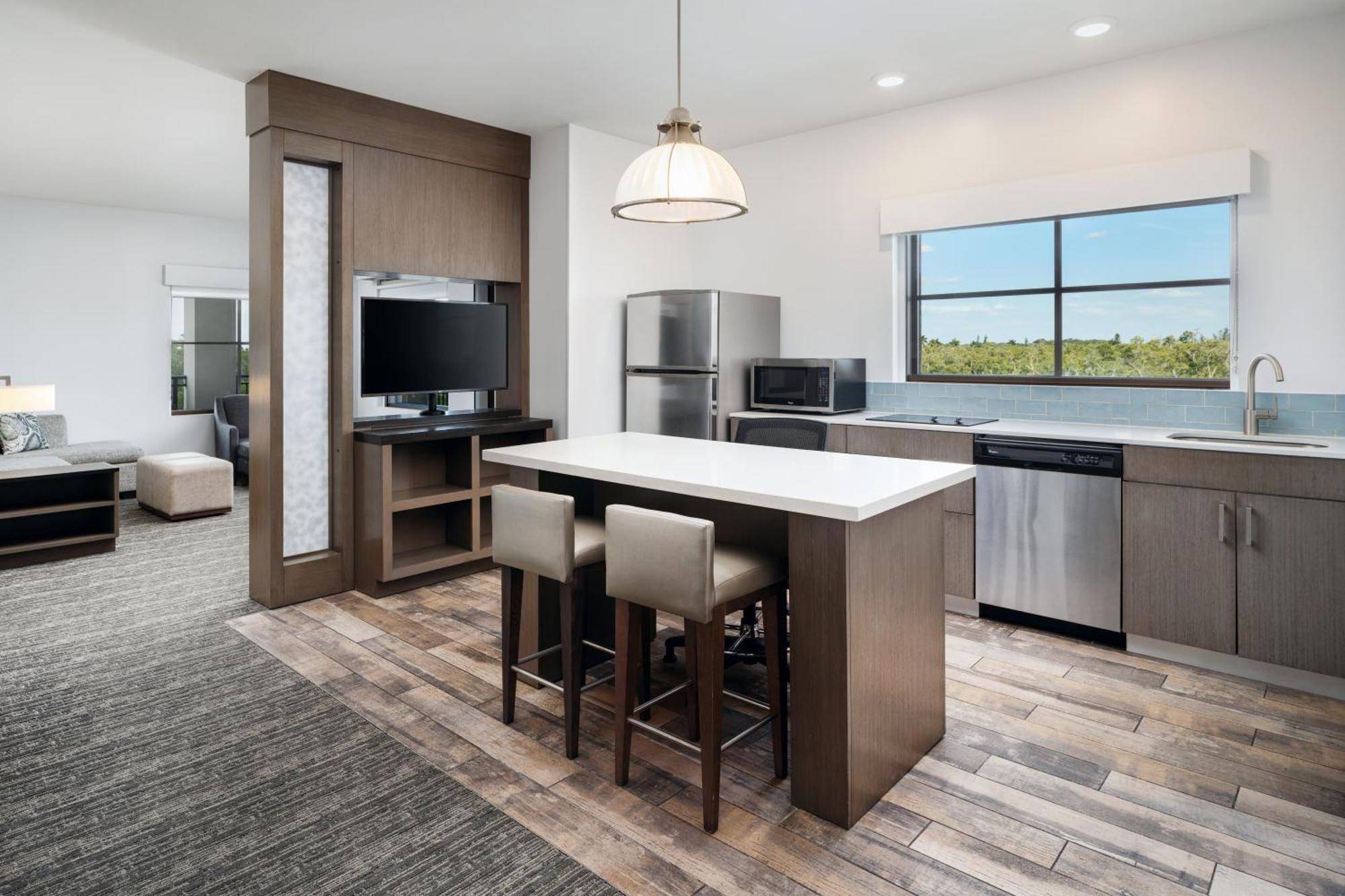 Отель Hyatt House Naples 5Th Avenue Экстерьер фото