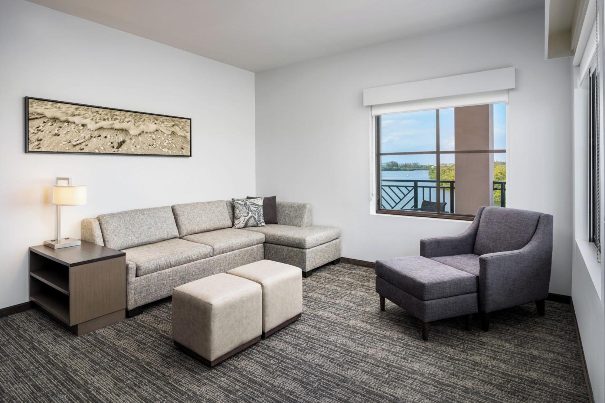 Отель Hyatt House Naples 5Th Avenue Экстерьер фото